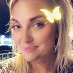 Meet your Posher, Hillary